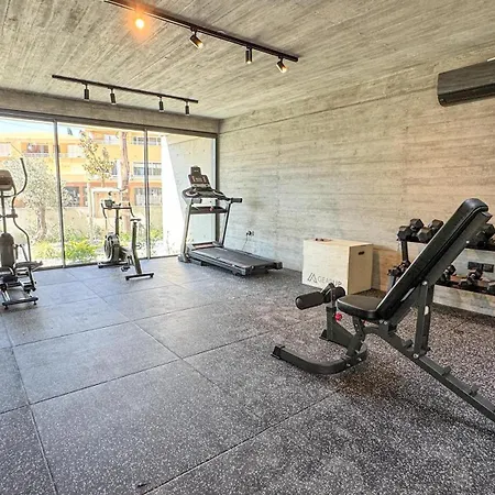 Malberry Park 301 - Modern 2 Bedroom With Pool, Gym, Jaccuzi Apartment