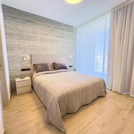 Malberry Park 301 - Modern 2 Bedroom With Pool, Gym, Jaccuzi Apartment