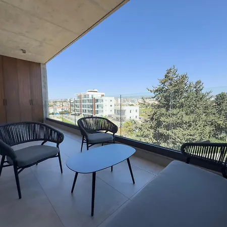 Malberry Park 301 - Modern 2 Bedroom With Pool, Gym, Jaccuzi Apartment *