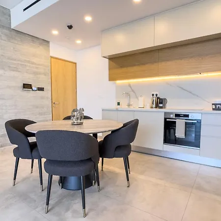 Malberry Park 301 - Modern 2 Bedroom With Pool, Gym, Jaccuzi * Paphos