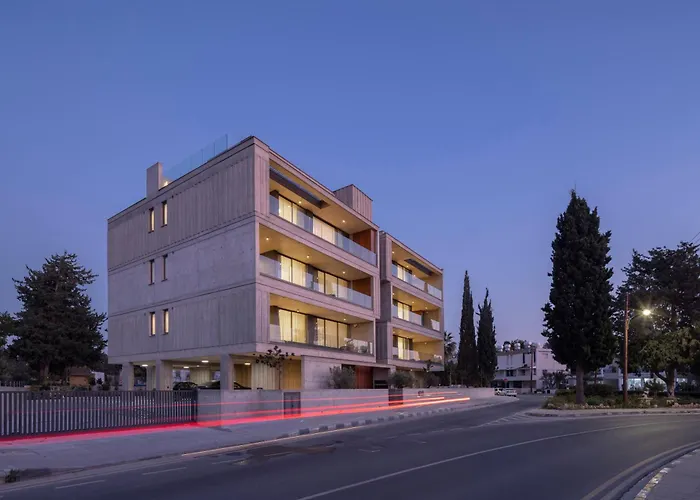 Malberry Park 301 - Modern 2bedroom With Shared Heated Pool, Sauna, Gym, Jacuzzi