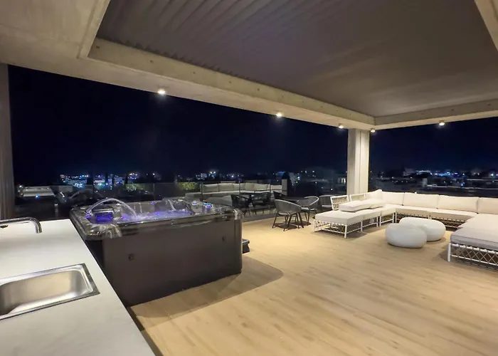 Malberry Park 301 - Modern 2bedroom With Shared Heated Pool, Sauna, Gym, Jacuzzi * 파포스