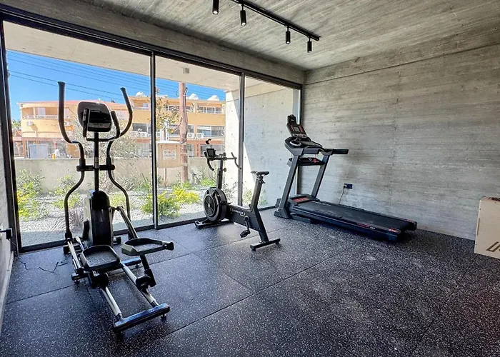 Malberry Park 301 - Modern 2bedroom With Shared Heated Pool, Sauna, Gym, Jacuzzi