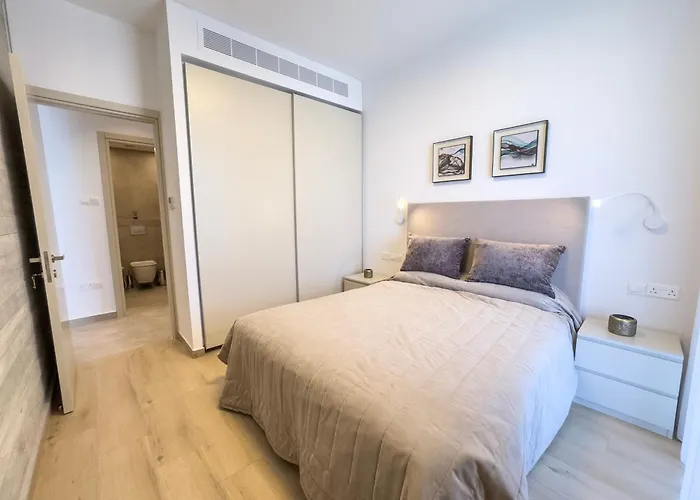 Malberry Park 301 - Modern 2bedroom With Shared Heated Pool, Sauna, Gym, Jacuzzi * Paphos