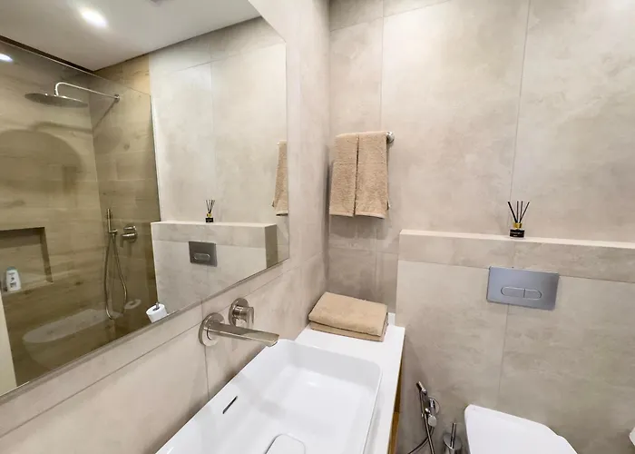 아파트 Malberry Park 301 - Modern 2bedroom With Shared Heated Pool, Sauna, Gym, Jacuzzi 파포스