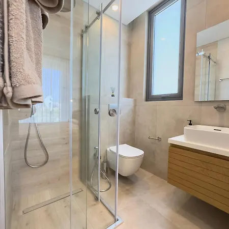 Malberry Park 301 - Modern 2bedroom With Shared Heated Pool, Sauna, Gym, Jacuzzi Apartment Paphos