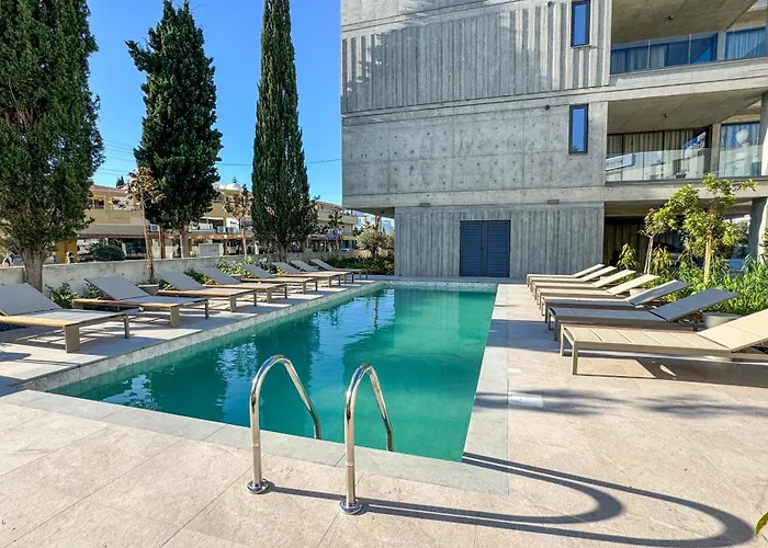 Malberry Park 301 - Modern 2bedroom With Shared Heated Pool, Sauna, Gym, Jacuzzi